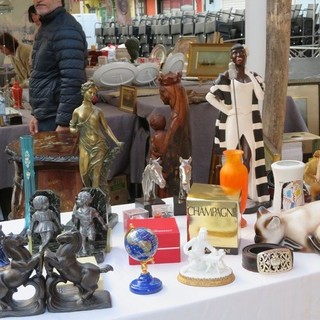 Tanti oggetti, tante curiosità: i marché à la brocante in Costa Azzurra