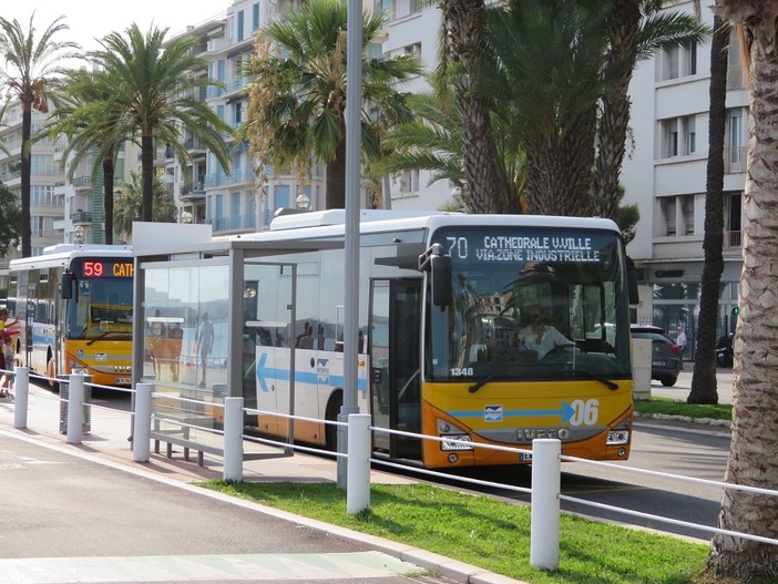 Bus sulla Promenade