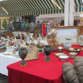Tanti oggetti, tante curiosità: i marché à la brocante in Costa Azzurra
