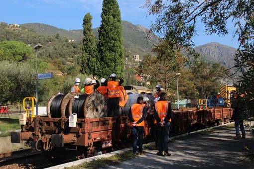 La Cuneo - Nizza a Breil sur Roya (foto tratte dalle reti sociali) La Cuneo - Nizza a Breil sur Roya (foto tratte dalle reti sociali)
