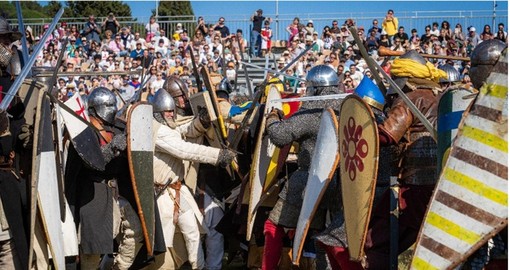 Biot torna nel Medioevo: tre giorni tra cavalieri, spettacoli e il più grande videomapping storico al mondo Biot torna nel Medioevo: tre giorni tra cavalieri, spettacoli e il più grande videomapping storico al mondo