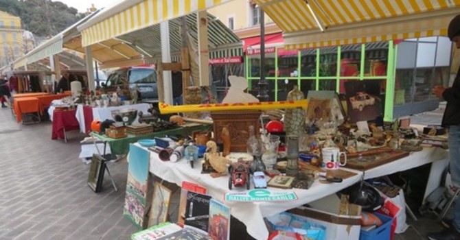 Tanti oggetti, tante curiosità: i marché à la brocante in Costa Azzurra