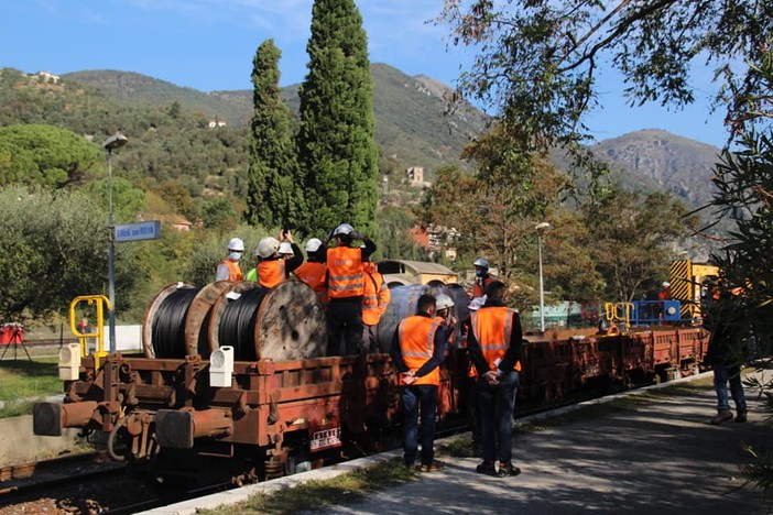 La Cuneo - Nizza a Breil sur Roya (foto tratte dalle reti sociali) La Cuneo - Nizza a Breil sur Roya (foto tratte dalle reti sociali)