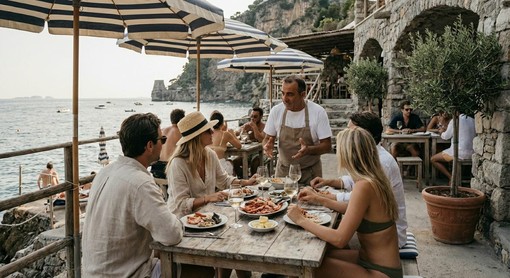 Positano autentica: il gusto del mare sulla spiaggia di Fornillo