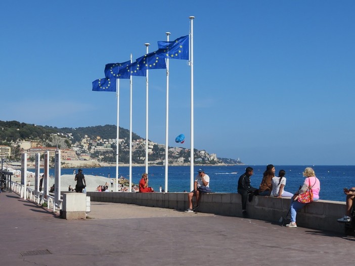 Europee, la Francia al voto: la scelta tra Valérie Hayer e Jordan Bardella Europee, la Francia al voto: la scelta tra Valérie Hayer e Jordan Bardella