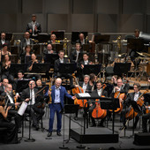Bruno Mantovani, Vincent David e l’Orchestre Philharmonique de Monte-Carlo al Grimaldi Forum. Foto: © Alice Blangero.