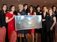 Consegna dell'assegno a Sylvane Philipon, Presidente del F.A.R. foto di gruppo con Cécile de Massy, il comitato di azione e rappresentanti della banca Julius Baer Consegna dell'assegno a Sylvane Philipon, Presidente del F.A.R. foto di gruppo con Cécile de Massy, il comitato di azione e rappresentanti della banca Julius Baer