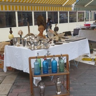 Tanti oggetti, tante curiosità: i marché à la brocante in Costa Azzurra