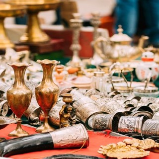 Tanti oggetti, tante curiosità: i marché à la brocante in Costa Azzurra