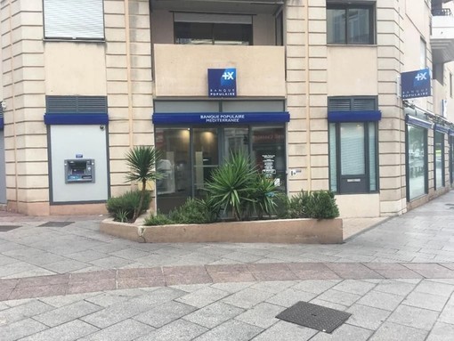 Cannes, sportello bancario Cannes, sportello bancario