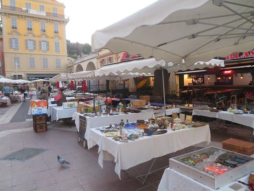 Tanti oggetti, tante curiosità: i marché à la brocante in Costa Azzurra