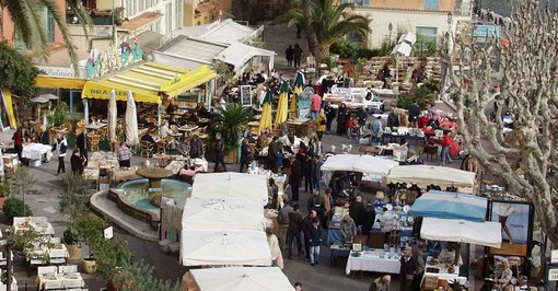 Brocante a Villefranche