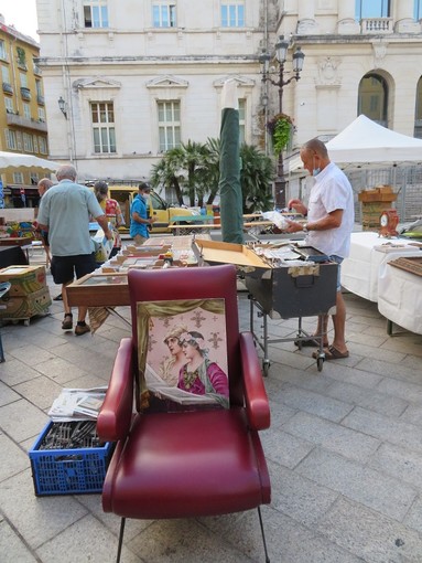 Mercato brocante a Nizza Mercato brocante a Nizza