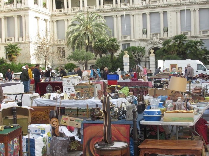 Tanti marché à la brocante questo week end in Costa Azzurra