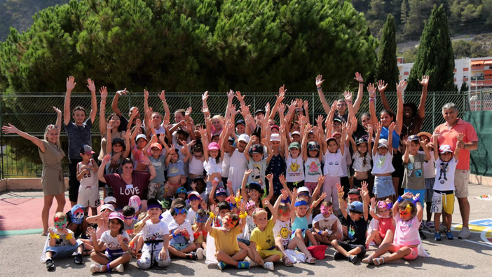 Centri ricreativi in festa per celebrare la fine dell'"Estate gialla" di Mentone