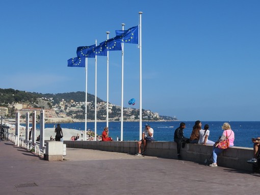 Europee, la Francia al voto: la scelta tra Valérie Hayer e Jordan Bardella Europee, la Francia al voto: la scelta tra Valérie Hayer e Jordan Bardella