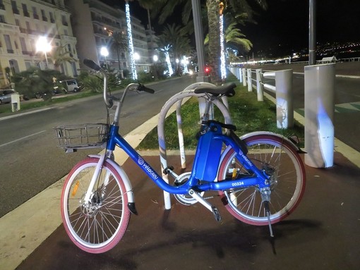 Bicicletta elettrica sulla Promenade