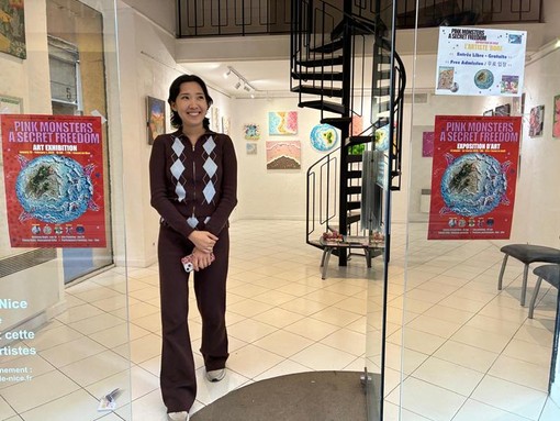 L'artista Kim Bori espone al Babazouk di Nizza. Foto di Silvia Assin