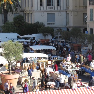 Tanti marché à la brocante questo week end in Costa Azzurra
