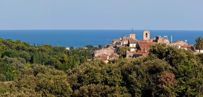 Biot, un borgo tra storia e arte del vetro. Un altro pezzo di Liguria in Francia. Biot, un borgo tra storia e arte del vetro. Un altro pezzo di Liguria in Francia.