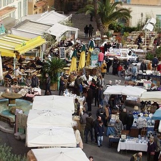 Brocante a Villefranche