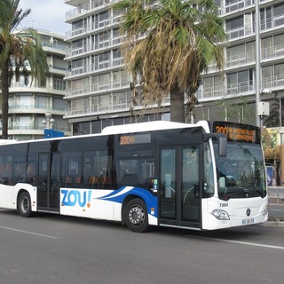 Bus sulla Promenade des Anglais