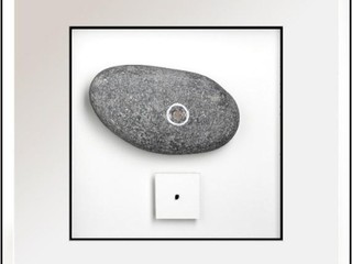 Extraction d’un Centre de Gravité (Enquête sur une Réalité) 2003, technique mixte, 30 x 30 x 6 cm,Collection Reyboz © Michel COEN Extraction d’un Centre de Gravité (Enquête sur une Réalité) 2003, technique mixte, 30 x 30 x 6 cm,Collection Reyboz © Michel COEN
