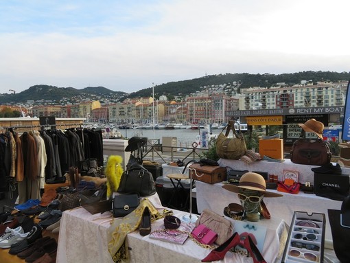 Vide-greniers et marché aux puces al porto di Nizza