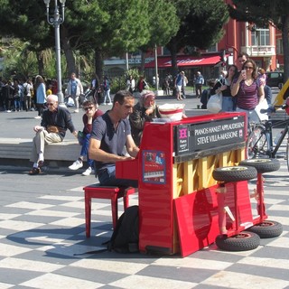 "Concerto in piazza" di Teresa Alicandri