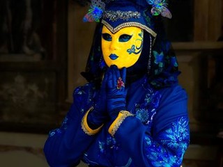 Costume Papillon _Farfalle_ (crédit _ Association les masqués Vénitiens de France) Costume Papillon _Farfalle_ (crédit _ Association les masqués Vénitiens de France)