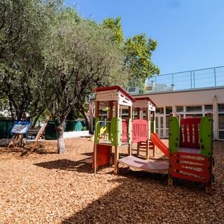 Nizza investe nelle scuole: 3,6 milioni per istituti più verdi, sicuri e moderni