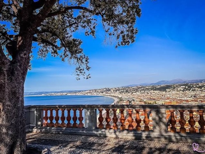 Nizza allunga la notte per l’eclissi: la Collina del Castello resta aperta fino alle 21 Nizza allunga la notte per l’eclissi: la Collina del Castello resta aperta fino alle 21