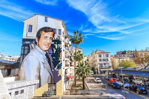 Il murale dedicato a Jean-Paul Belmondo a Cannes