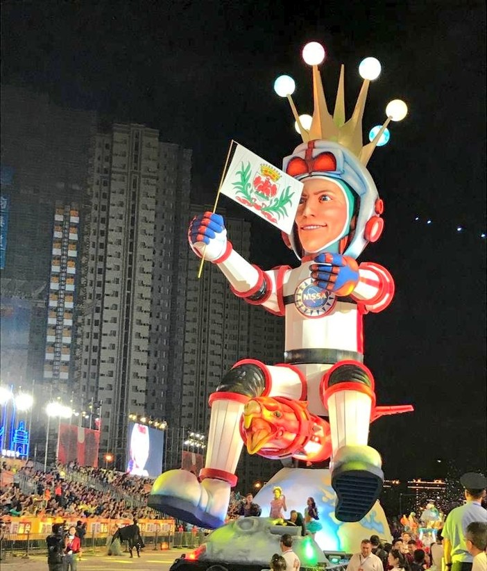 Carnevale di Nizza a Ningbo (foto di Stan Palomba, Facebook e Twitter) Carnevale di Nizza a Ningbo (foto di Stan Palomba, Facebook e Twitter)