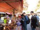 Il mercato di Cours Saleya a Nizza Il mercato di Cours Saleya a Nizza