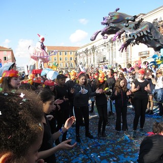 Anche nei quartieri di Nizza é Carnevale!
