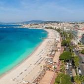 Cannes, la spiaggia sulla Croisette diventa un lusso
