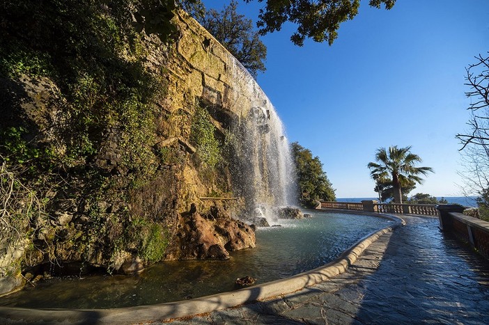 Nizza, cascata del Castello Nizza, cascata del Castello