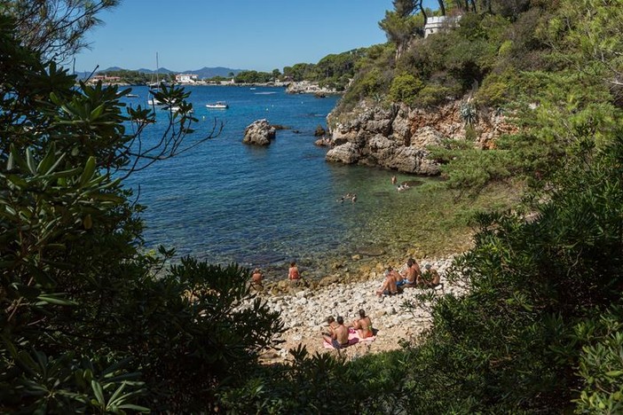 Cap d'Antibes, Baie des Milliarrdaires @J-F Diaz Service comm ville d'Antibes