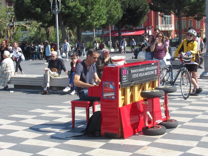 "Concerto in piazza" di Teresa Alicandri