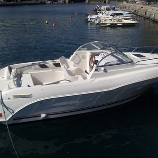 Una gita in barca per un’estate nel rispetto del distanziamento fisico