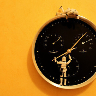 Questa notte si dorme un’ora in più: torna l’ora solare