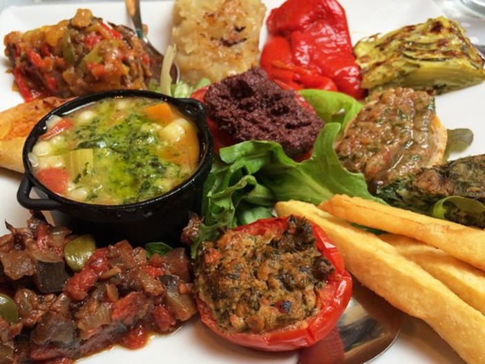 Le ricette della cucina nizzarda spiegate in nizzardo Le ricette della cucina nizzarda spiegate in nizzardo