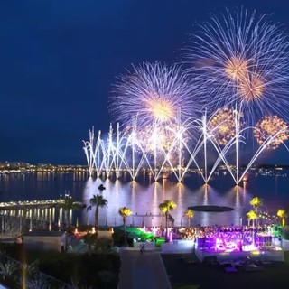 Cannes, il cielo si fa spettacolo: torna il Festival dei fuochi d’artificio 2026