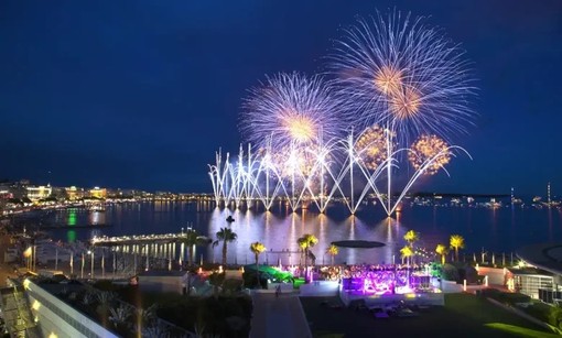 Cannes, il cielo si fa spettacolo: torna il Festival dei fuochi d’artificio 2026