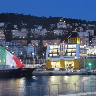 Corsica Ferries nel porto di Nizza