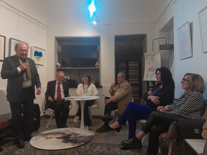 L’intervento di Carlo Sonnino al Caffè letterario di Albedo, a Bra L’intervento di Carlo Sonnino al Caffè letterario di Albedo, a Bra