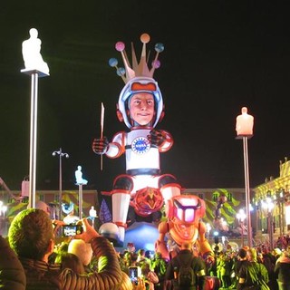 Carnevale di Nizza, immagini delle sfilate del 17 febbraio