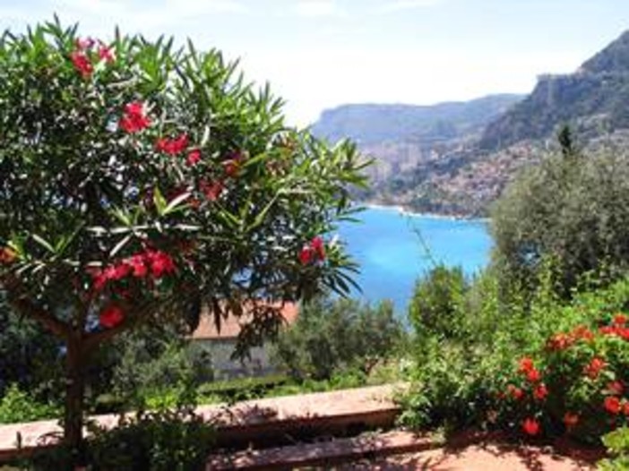 L'incantevole scorcio sulla baia di Cabbè L'incantevole scorcio sulla baia di Cabbè