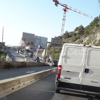 Nuovi problemi per i frontalieri che lavorano a Monaco: dopo le code a San Ludovico ecco quelle all'uscita di Roquebrune (Foto)